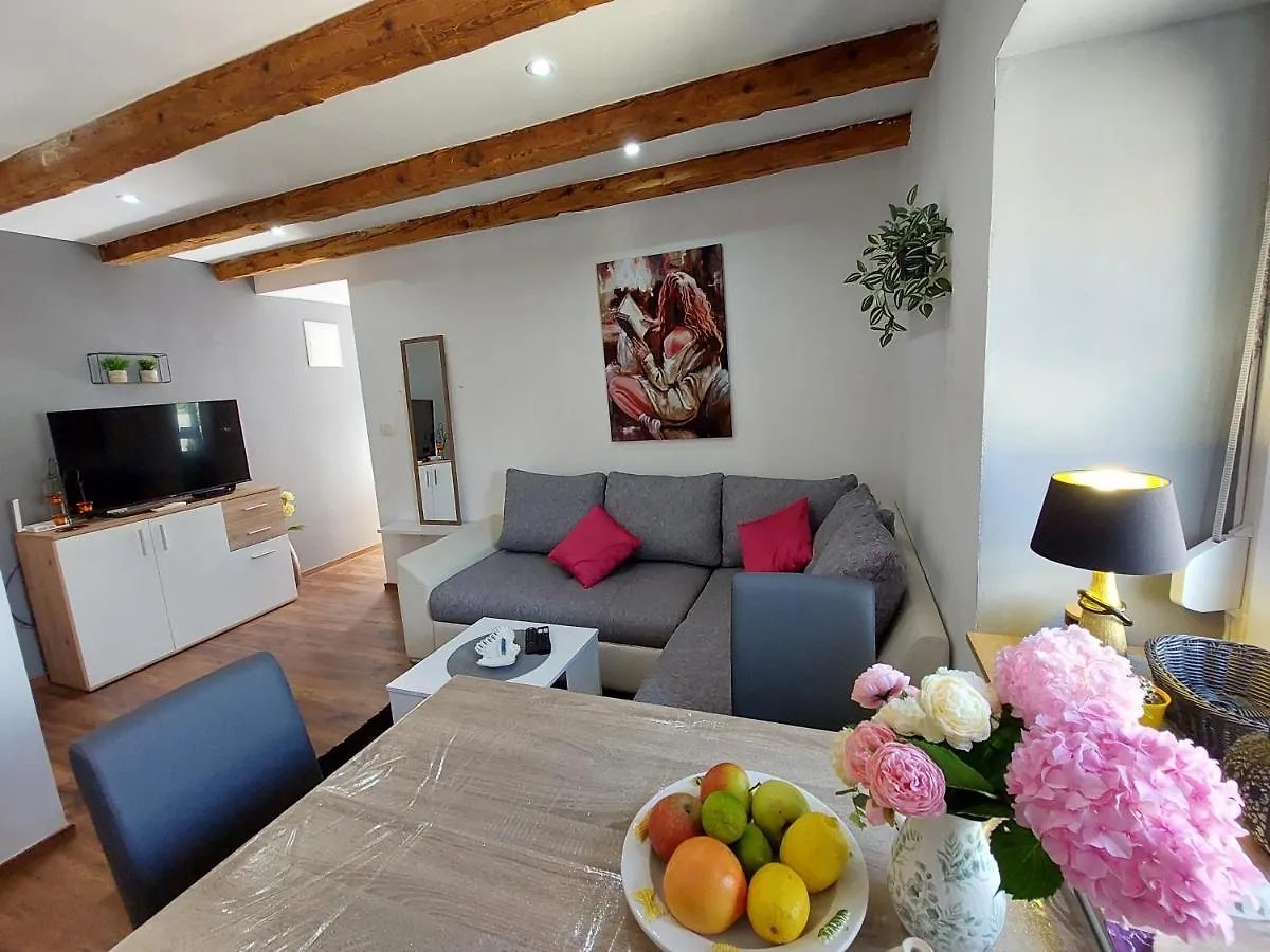 Mexicana Apartment Pink Zadar