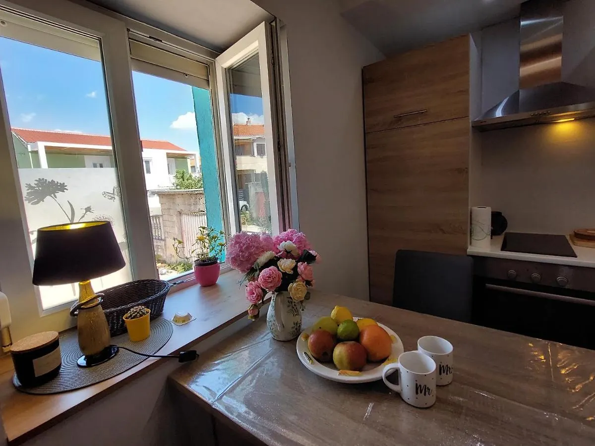 Mexicana Apartment Pink Zadar Croatia