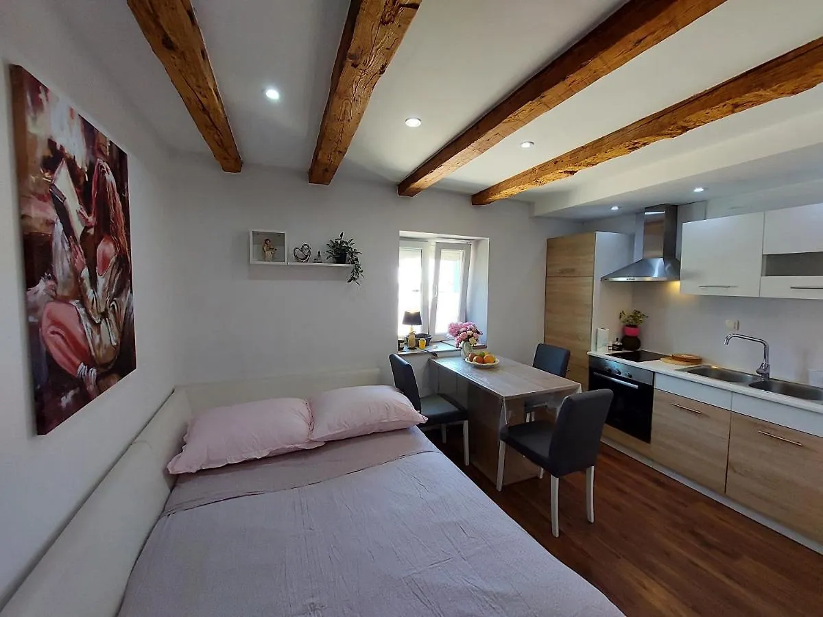 Mexicana Apartment Pink Zadar